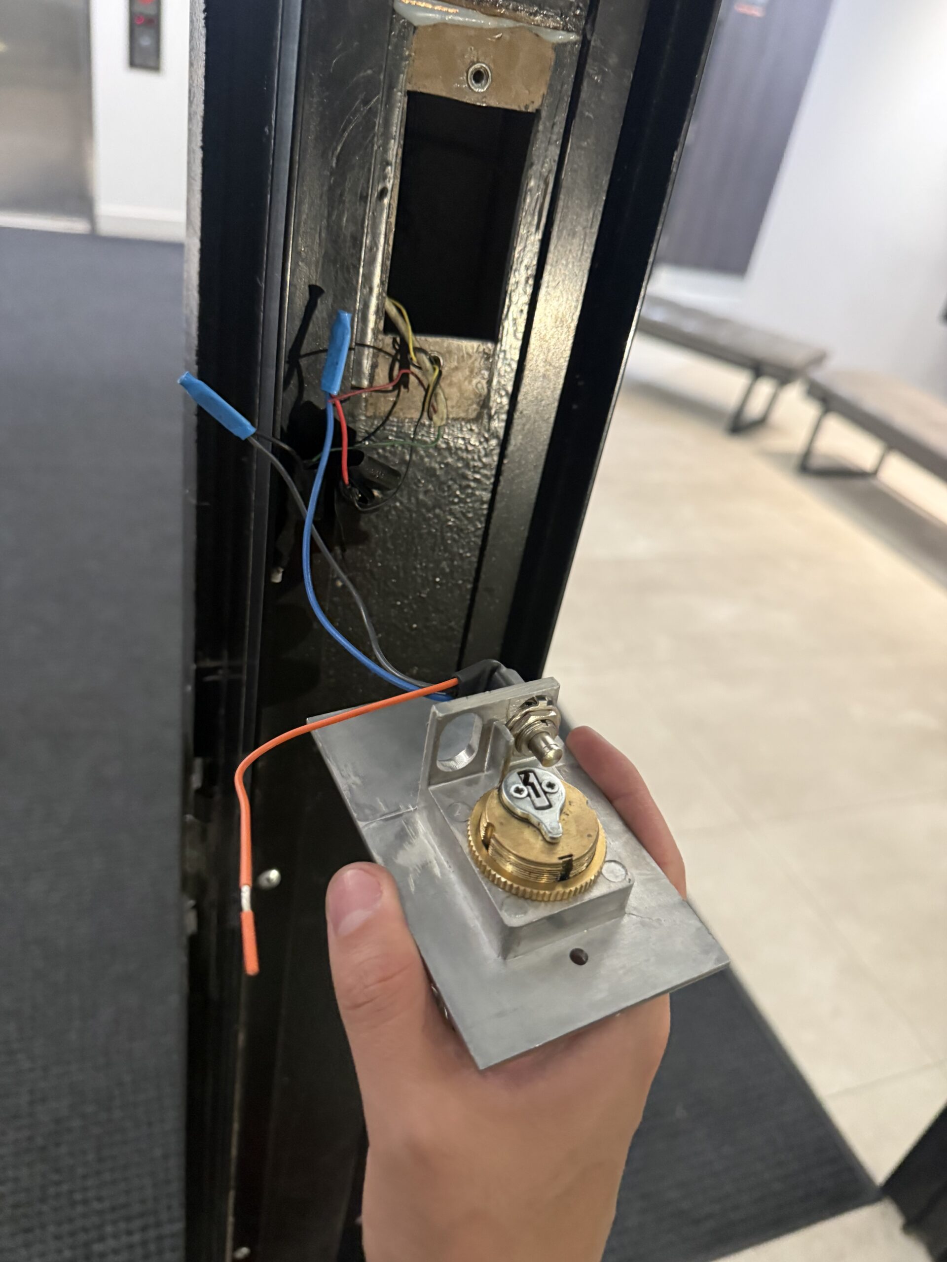Residential locksmith service and lock repair in Logan Square Chicago Illinois